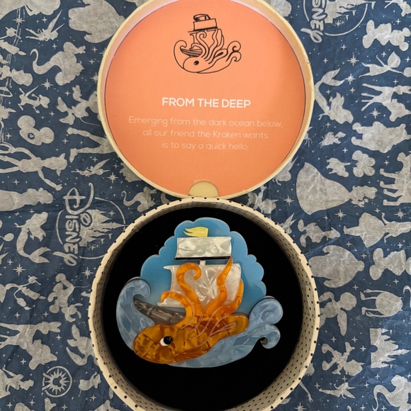 Erstwilder From The Deep Brooch - Picture 1 of 2